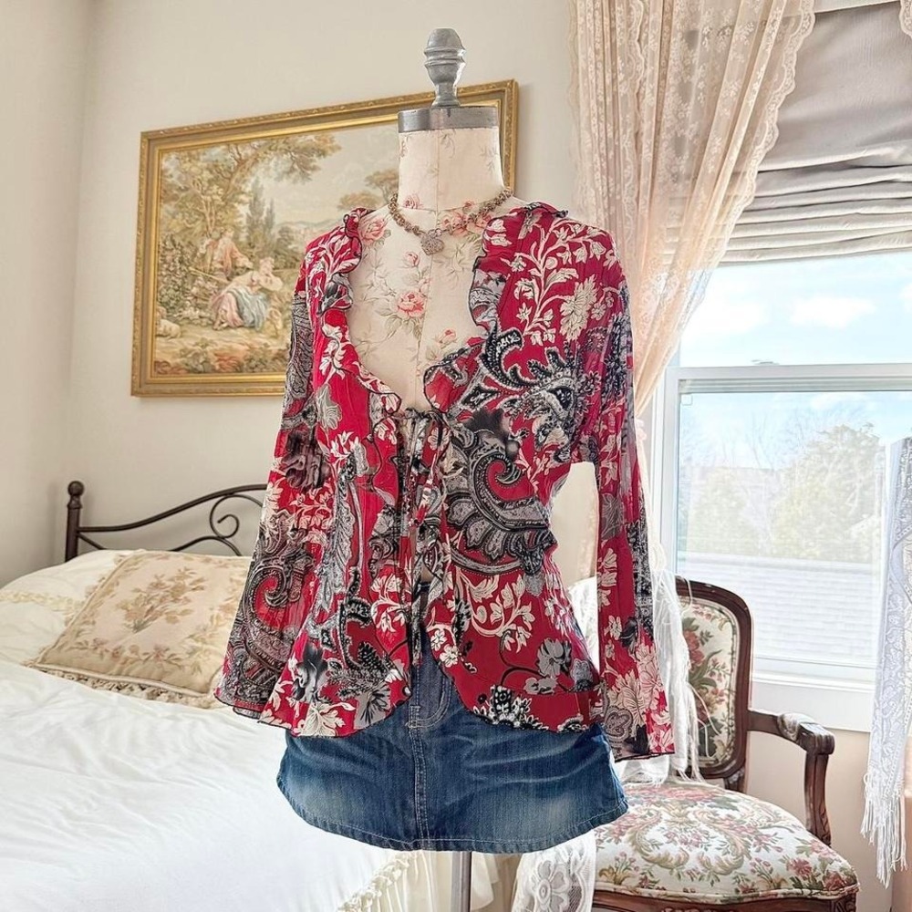 red tie front boho top  Y2K red paisley tie front top notations‎ size large